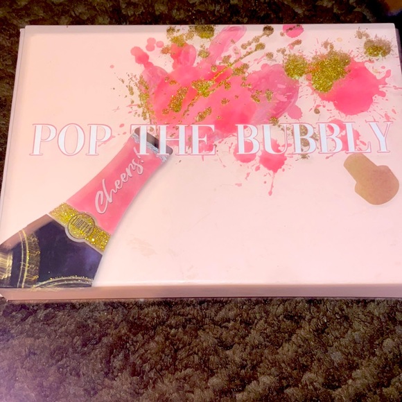 POP THE BUBBLY 🍾🥂IN THIS BEAUTIFUL 6 color palette 🎨 - Picture 2 of 3